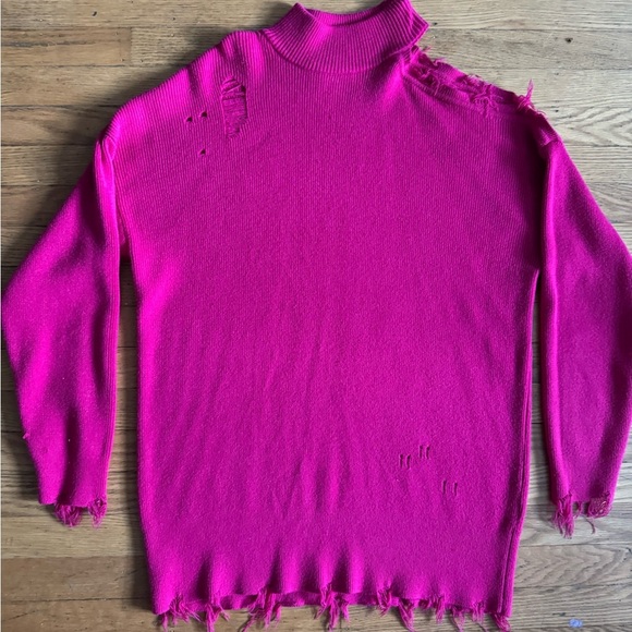 Women’s Forever 21 Distressed Fuchsia Turtleneck Sweater Size M Casual,Oversized - Picture 1 of 11